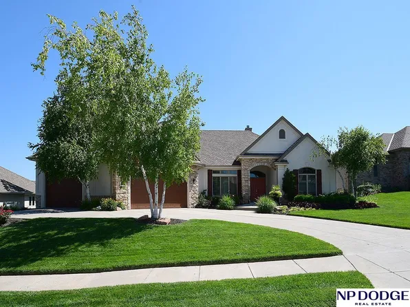 11816 Deer Creek Dr, Omaha, NE 68142
