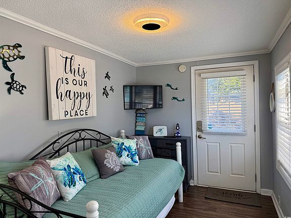 4th image of 2027 Lark Dr.