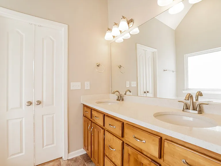 2221 Linda Shore Dr — Photo 12