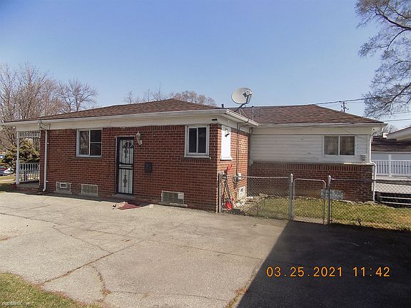 2nd image of 3838 Jarvis Ave