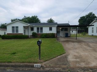 206 E Magnolia Dr, Mount Pleasant, TX 75455
