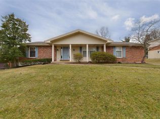 216 Wildbrier Dr, Ballwin, MO 63011