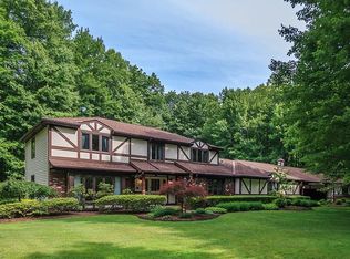 8171 Kingwood Dr S, Kirtland Hills, OH 44060