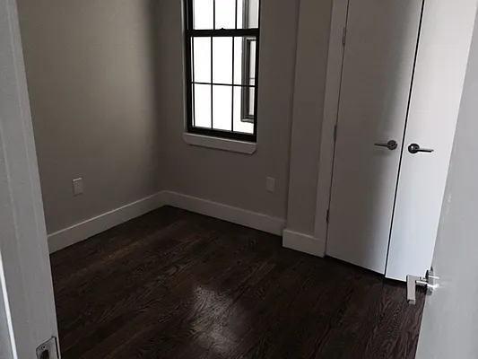 Rented by Premier Metro Realty Corp | media 44