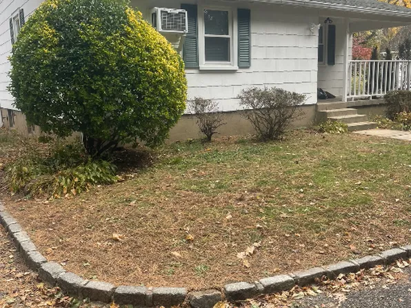 (undisclosed Address), Old Westbury, NY 11568