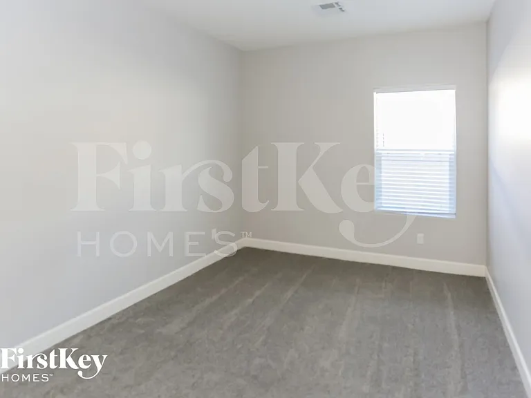 905 E Fremont Rd — Photo 12