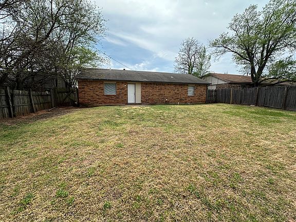 4th image of 10213 Caton Pl