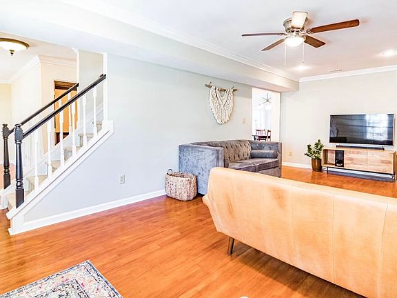 3rd image of 6504 Hammersmith Dr