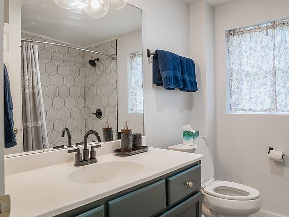 3rd image of 502 S Division St #2