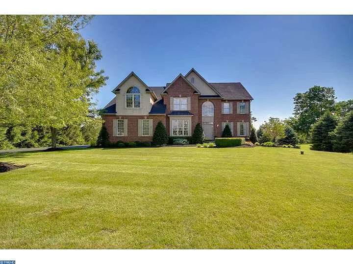 15 Hampshire Dr photo 1
