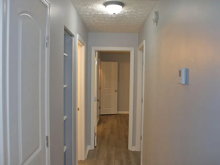 Garfield Manor — Photo 15