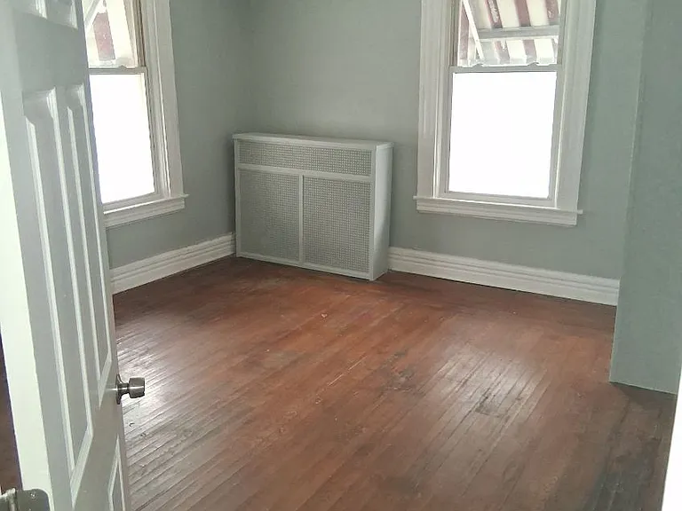 722 6th Ave #F2 — Photo 8