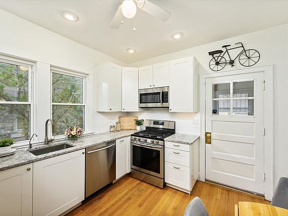 5th image of 1215 N Lombard Ave
