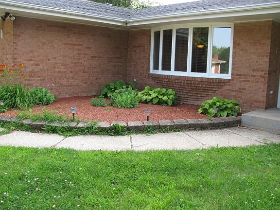 2nd image of 1103 Lexington Way