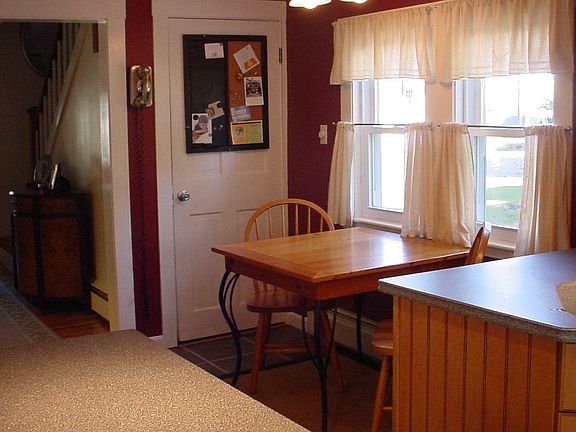 Eat-in Kitchen