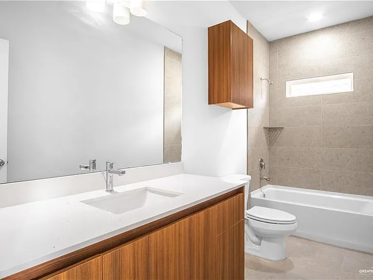404 N Onyx Ave #1 — Photo 20