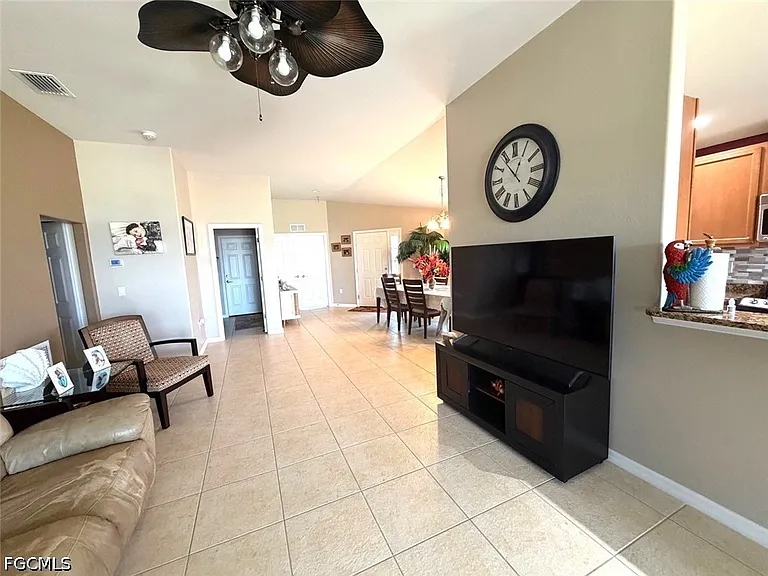 2609 Clairfont Ct — Photo 8