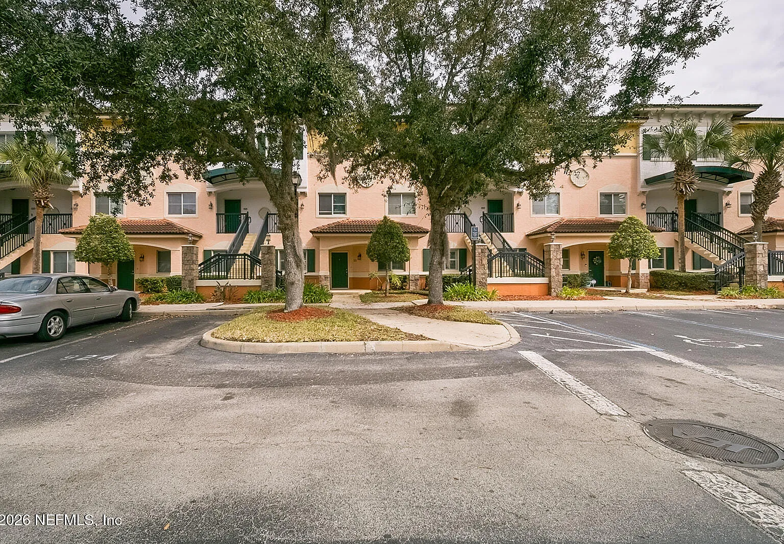 3 bed, 2.0 bath, 1181 sqft, $1,650 — Photo 2
