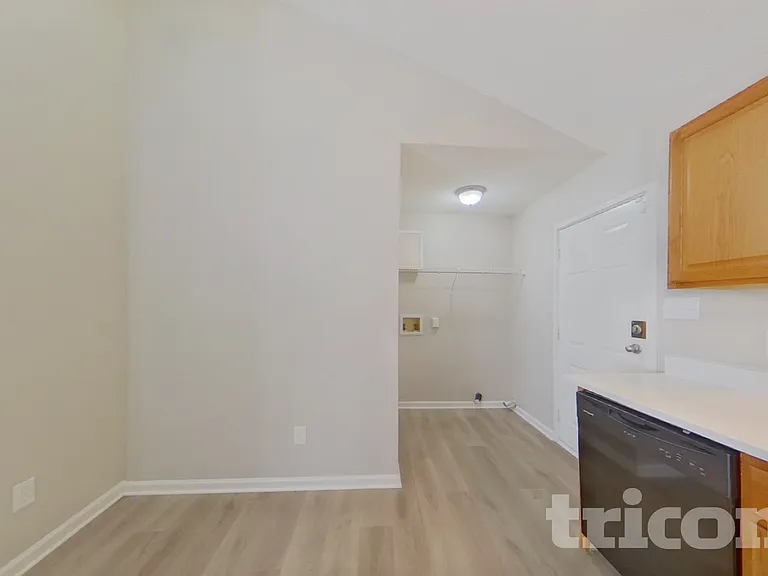 212 Cottonwood Park Dr — Photo 6