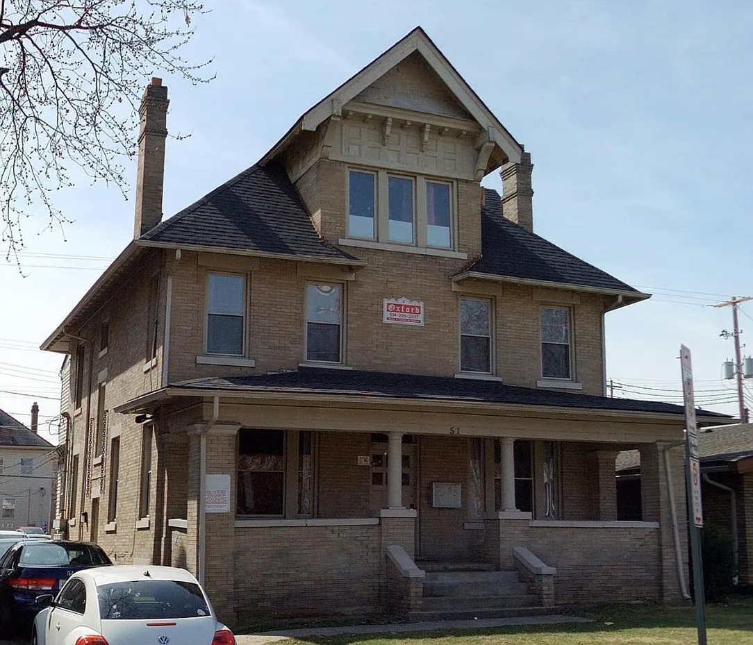 51 E 13th Ave — Photo 1