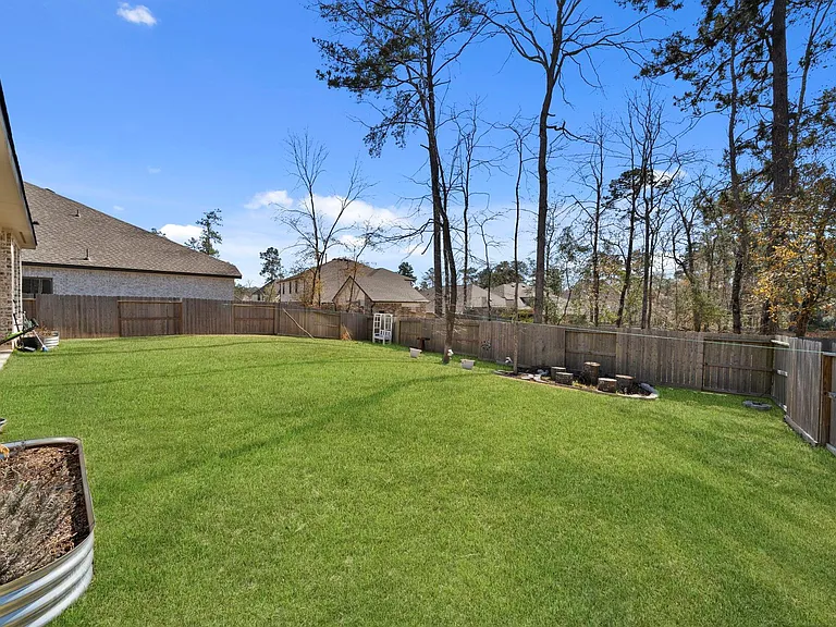 511 Carina Gaze Dr — Photo 40