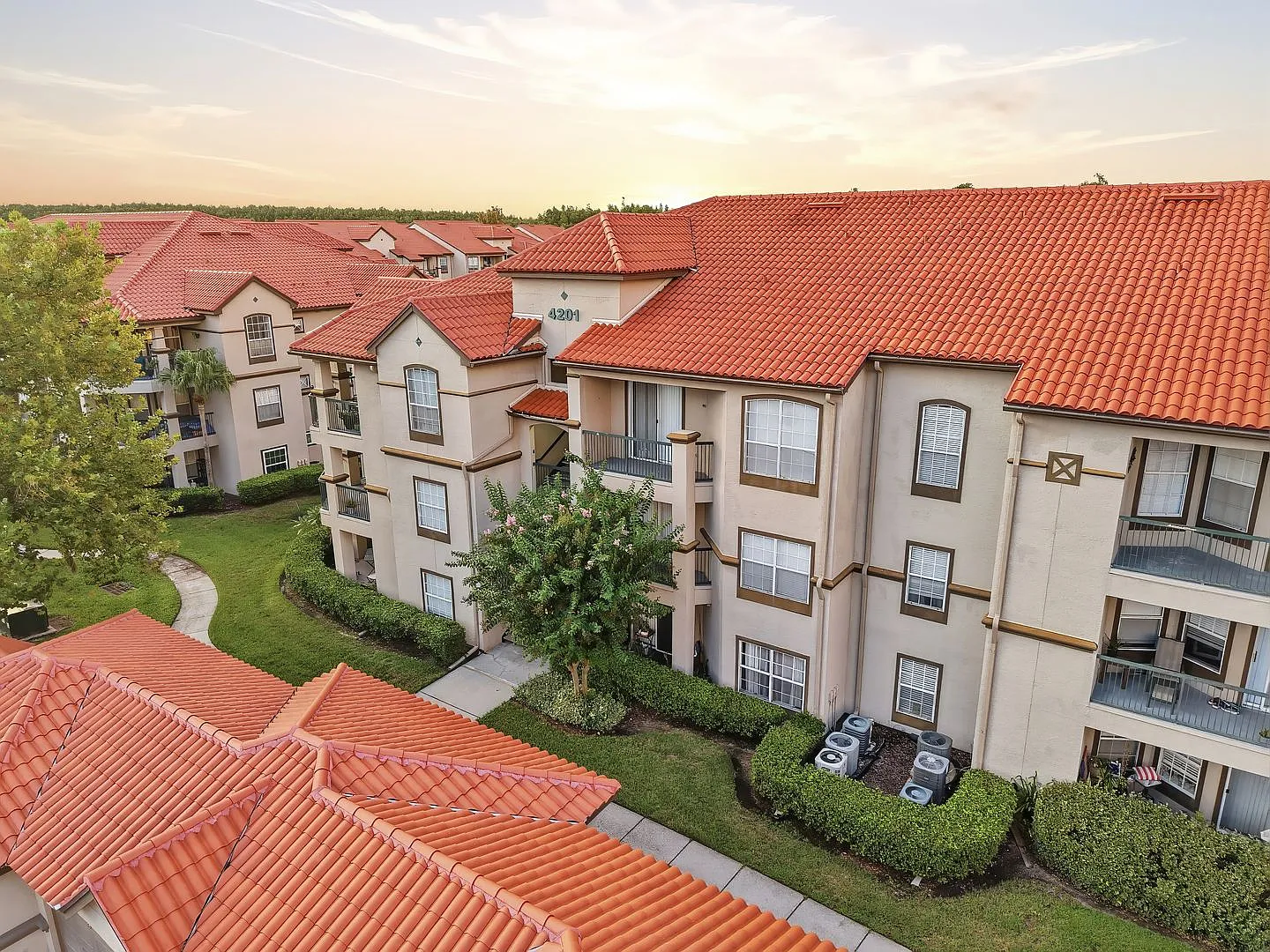 Charming Condo in desirable Calusa Trace! — Photo 4