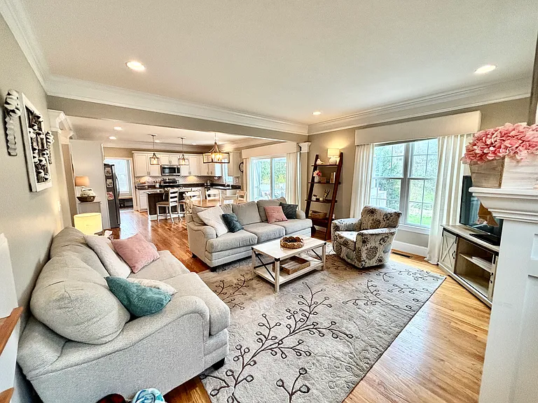 1901 Forest Ln — Photo 15