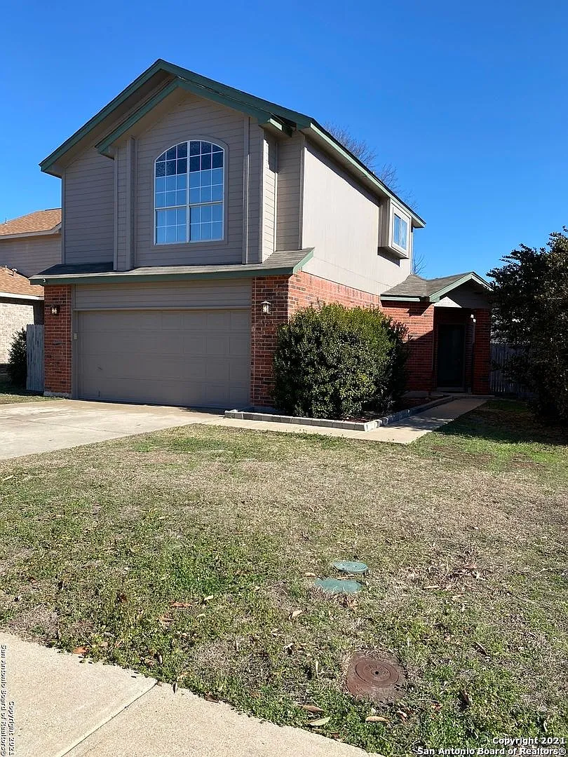 Beautiful two story three bedroom 2 1/2 bath — Photo 2