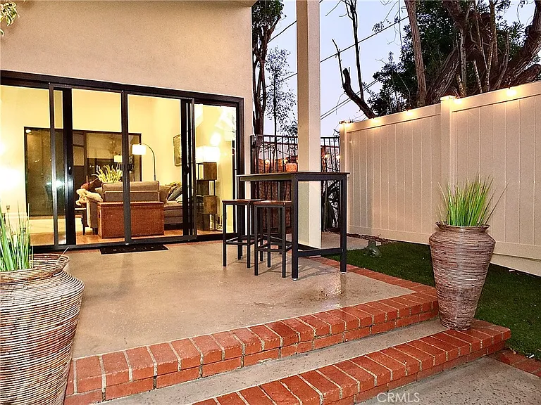 341 S Meadows Ave — Photo 5