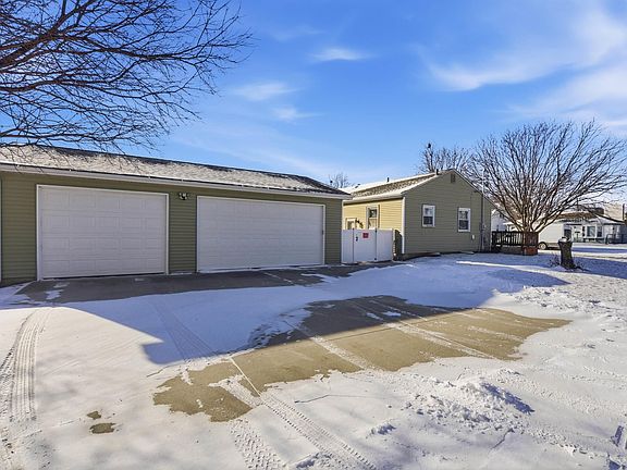 4th image of 803 Wisconsin St