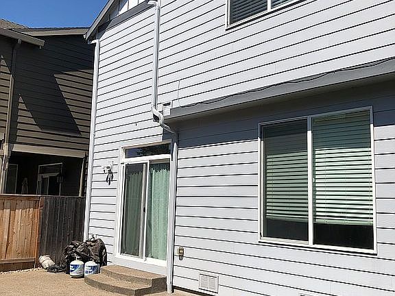 4th image of 4234 SE Daffodil Pl