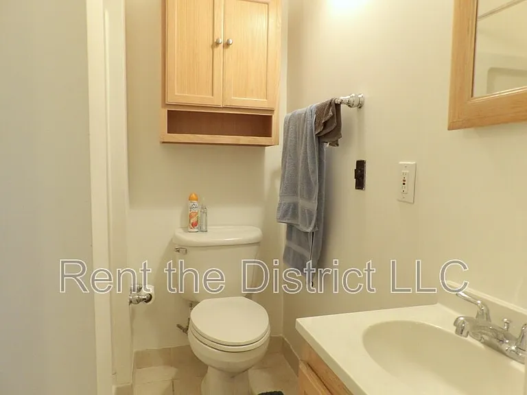 403 M St NE #B — Photo 7