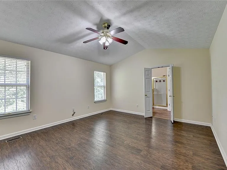 3380 McClure Woods Dr — Photo 28
