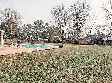 4th image of 625 Overview Ln