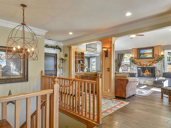 4th image of 27460 Oakwood Dr
