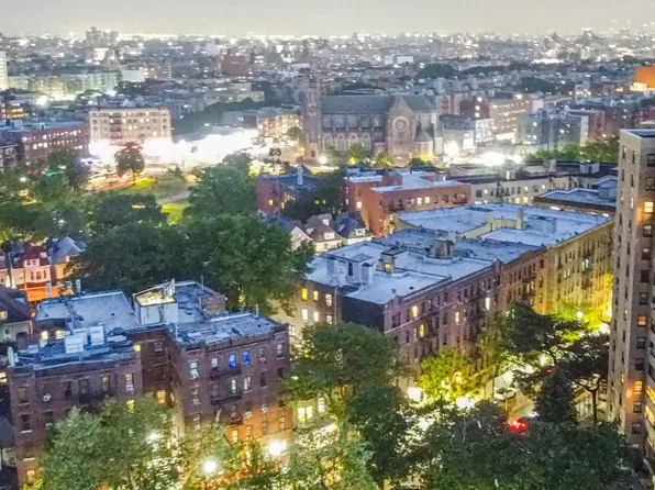 2448 Webb Avenue image 26 of 27