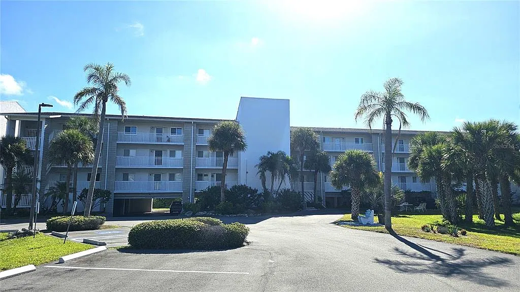 2 bed, 2.0 bath, 1093 sqft, $3,300 — Photo 1