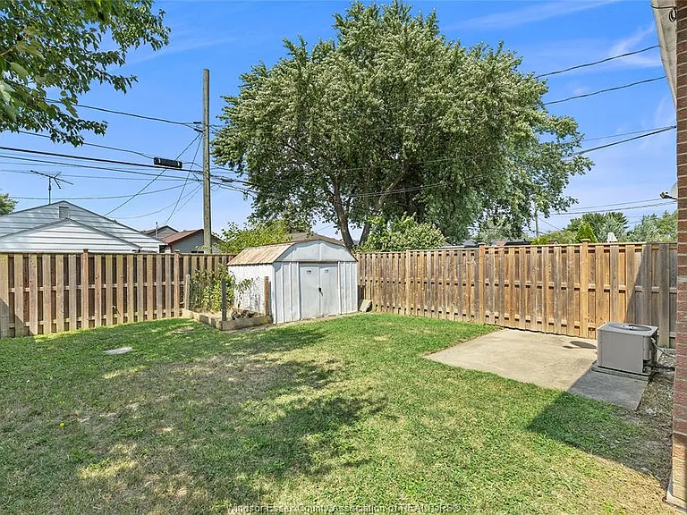 3083 Jefferson Blvd — Photo 23