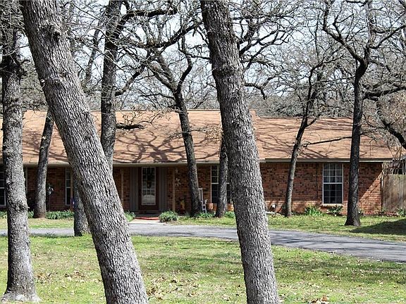 3rd image of 3071 Trailwood Dr E