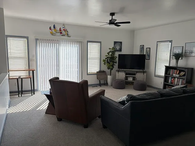 2330 Lake Retreat Rd — Photo 2
