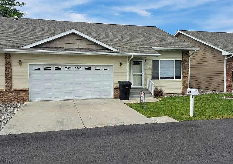 3119 New Hope Dr — Photo 1