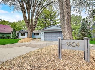 2924 Kyle Ave N, Golden Valley, MN 55422