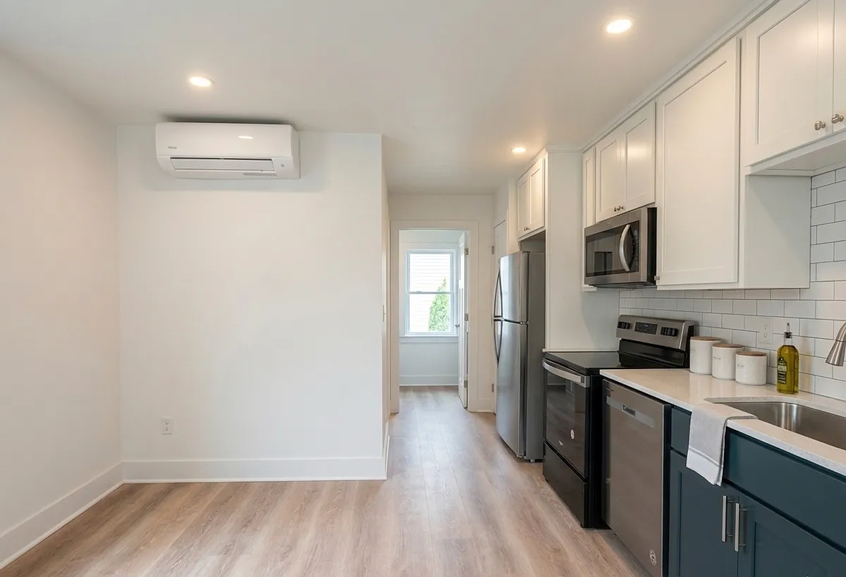 Building Photo - 507 E Ann St #3