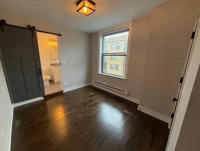 1 bed, 1.0 bath, 586 sqft, $2,053 — Photo 4
