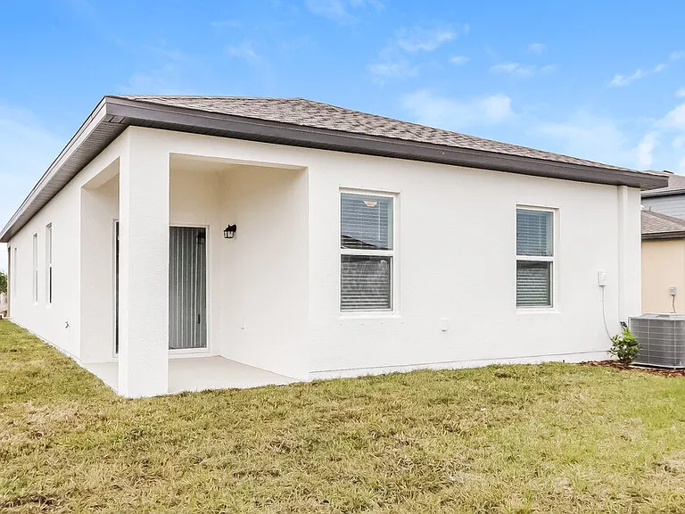 960 Kelly Fern Loop — Photo 16