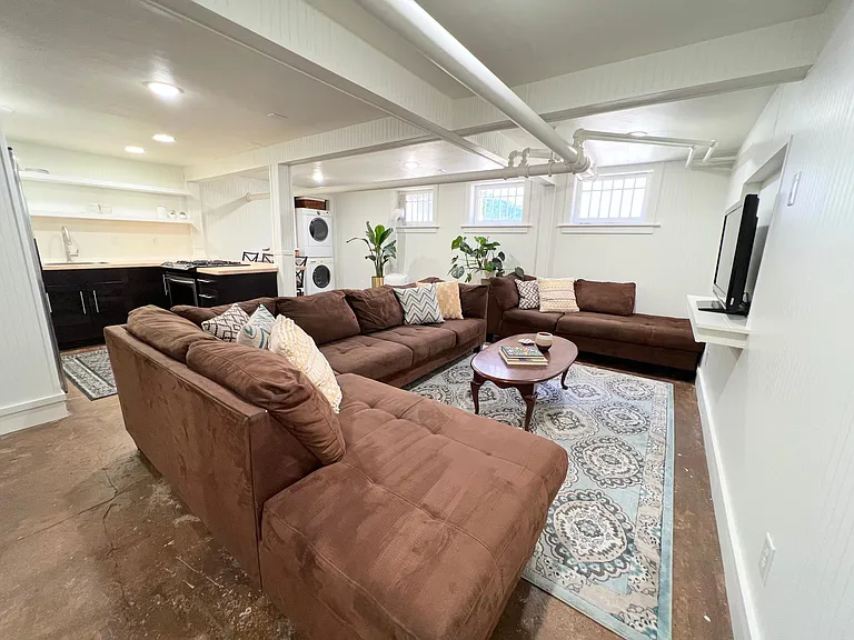 2520 Jefferson Ave — Photo 5