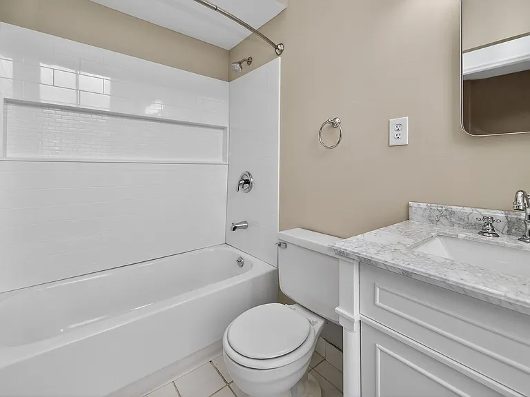 1x1 Den Bathroom 1x1 Den Bathroom