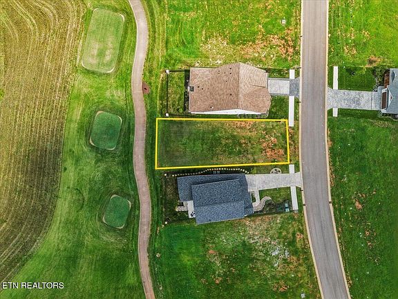 5th image of 387 Black Bear Cir