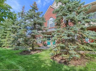 11870 Farmington Rd, Livonia, MI 48150