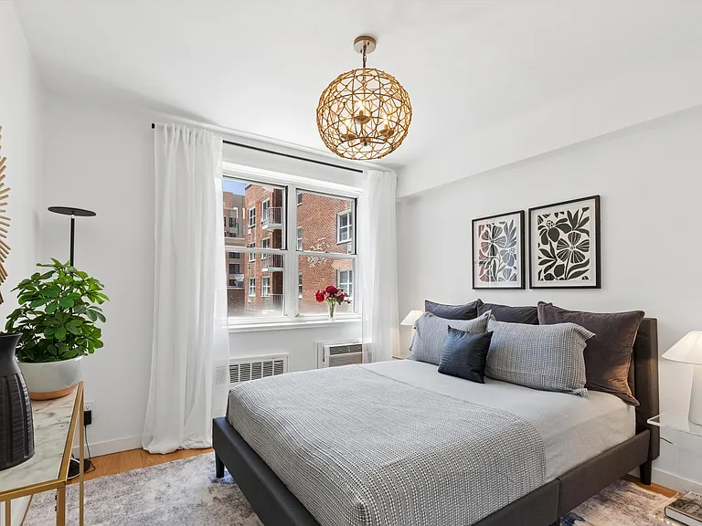 170 W 23rd St #4B — Photo 4